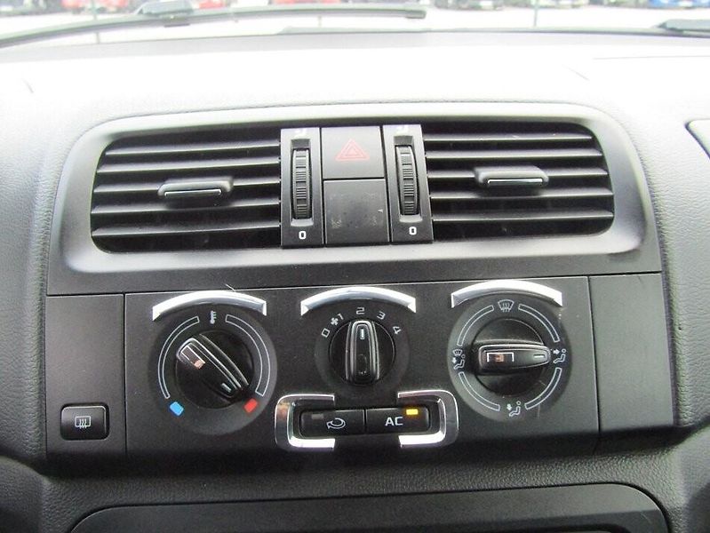 Škoda Fabia 1.2 /51kW.....73997 km  ČR - fotka 25 z 58