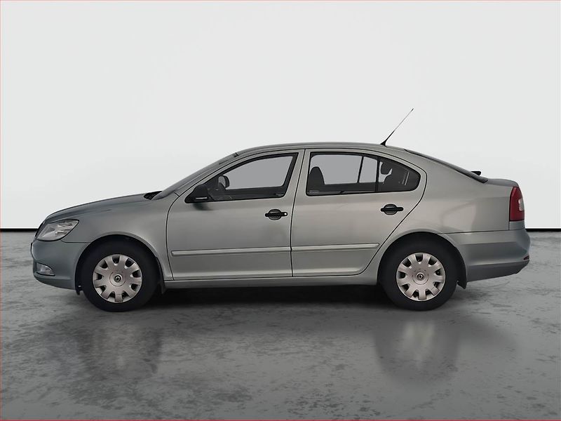 Škoda Octavia (2010) 1.6 TDI, Park. senzory - fotka 3 z 15