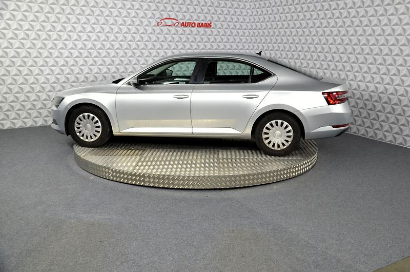 Škoda Superb (2018) 2.0TDi 110kw Ambition - fotka 5 z 18