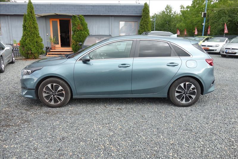 Kia Ceed 1,5 T-GDi,ČR,1 MAJ.,SERV.KN. - fotka 3 z 6