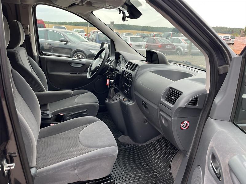Peugeot Expert Tepee 2,0 HDi 8.MÍST KLIMA NAVIGACE - fotka 10 z 42