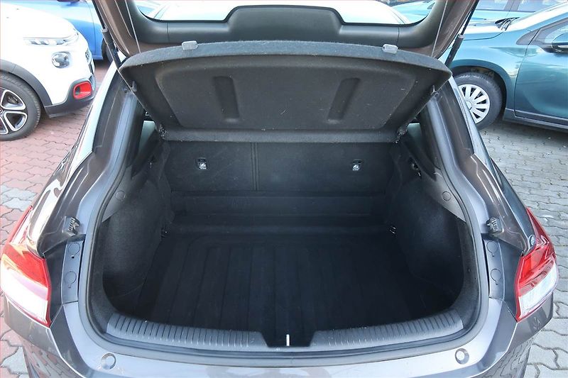 Hyundai i30 (2019) 1.4 T-GDI - fotka 13 z 17