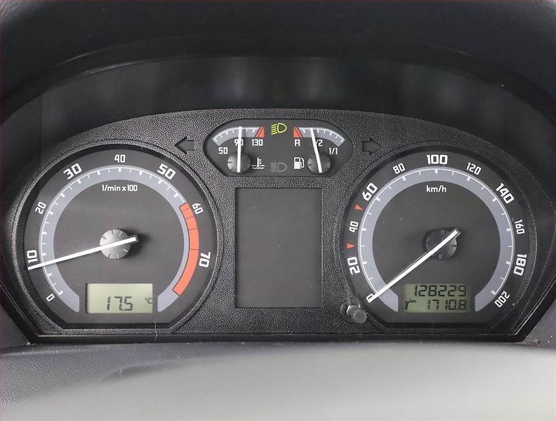 Škoda Fabia (2006) 1.2 12V, Serv.kniha, Tažné - fotka 11 z 16