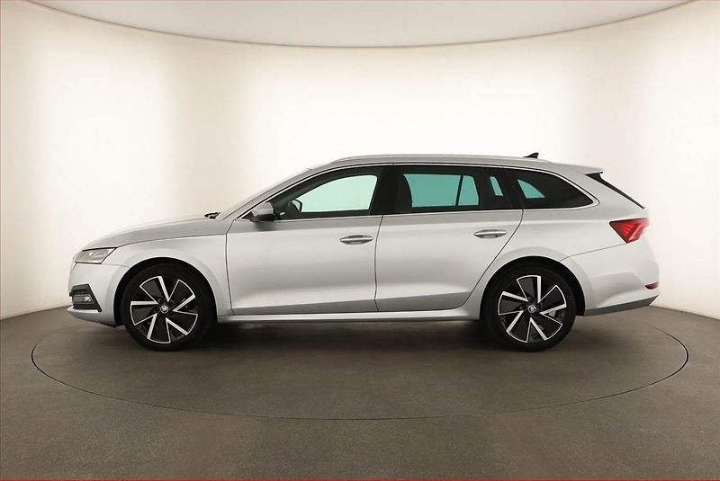 Škoda Octavia (2022) Style 2.0 TSI - fotka 3 z 14