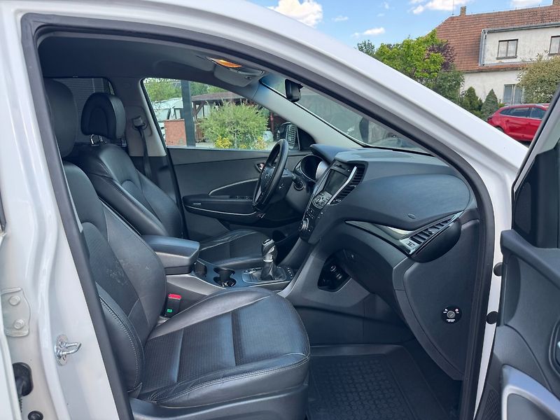 Hyundai Santa Fe (2014) 2,2 CRDI 145 Kw 4x4 - fotka 26 z 31