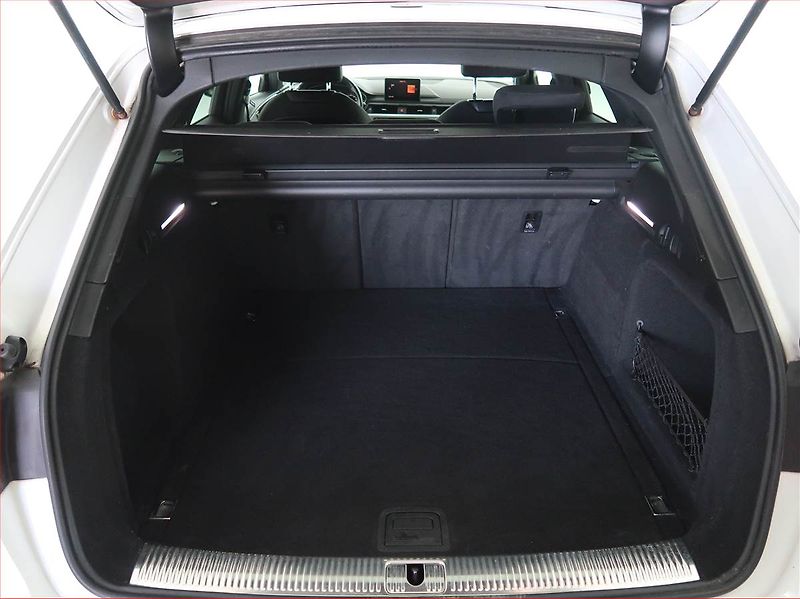 Audi A4 (2018) 40 TFSI, Automat, Navi - fotka 14 z 24