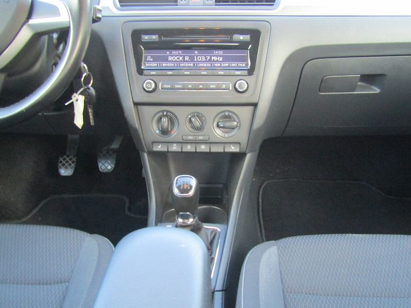 Škoda Rapid (2015) 1.2 TSI 77kW  TOP QUALITY - fotka 17 z 37