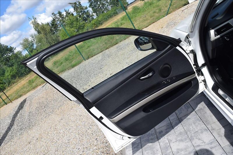 BMW Řada 3 2,0 i 105KW PO SERVISE TOP! - fotka 27 z 48