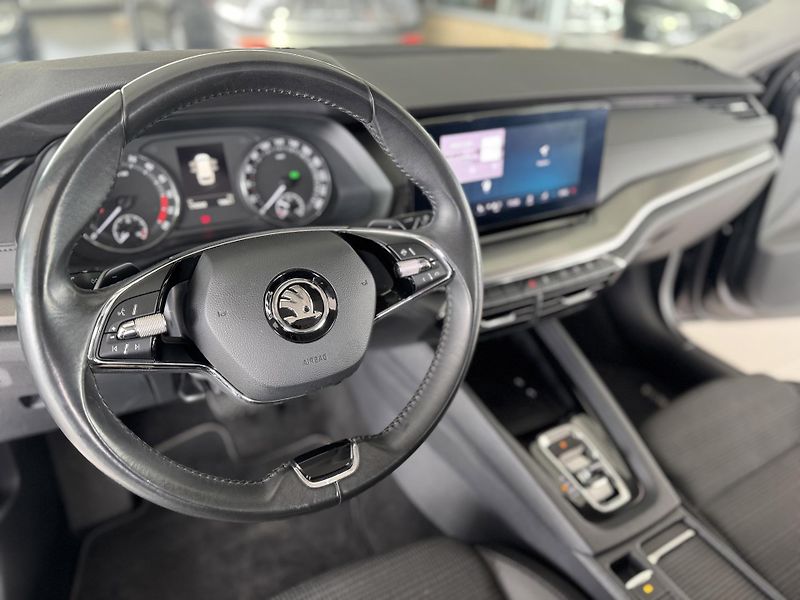 Škoda Octavia 2,0TDI DSG*110kW*REZERVACE! - fotka 10 z 28