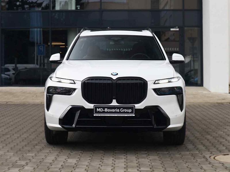 BMW X7 - fotka 2 z 10