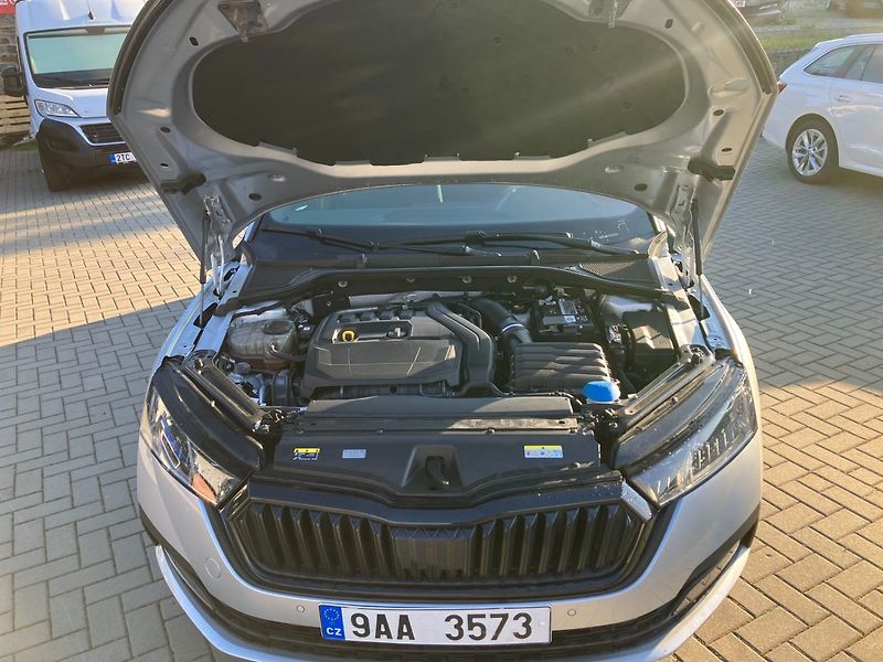 Škoda Octavia (2022) 1.5TSI 110kW STYLE SPORTline - fotka 32 z 36