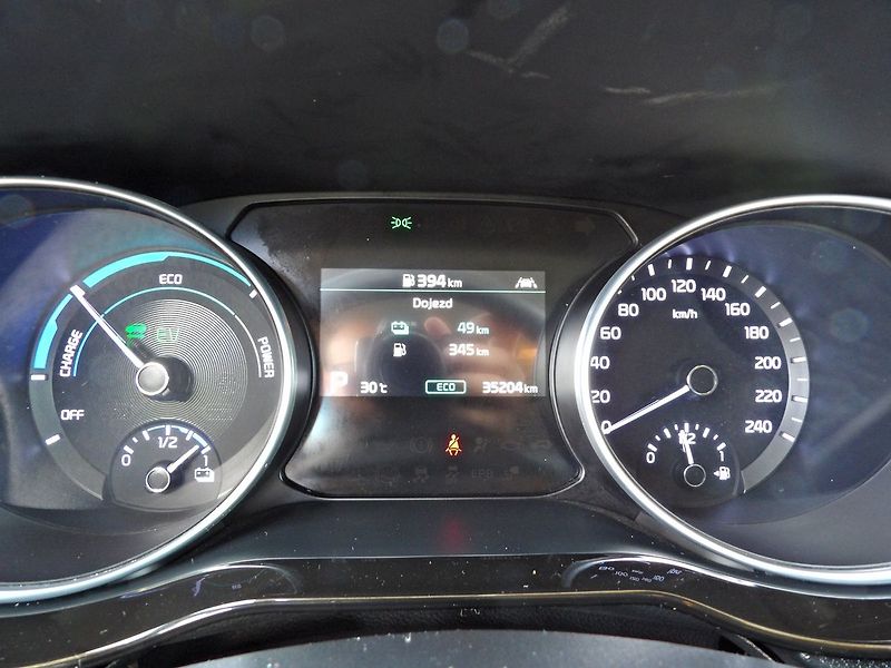 Kia Ceed 1.6GDI PHEV Comfort Tažné - fotka 14 z 36