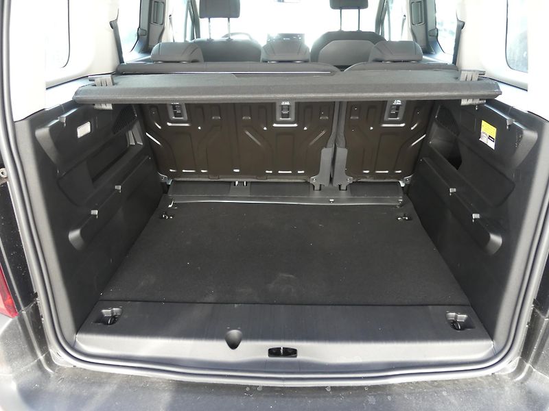 Citroën Berlingo (2026) PLUS PROFI Diesel 100k Manual  - fotka 9 z 17