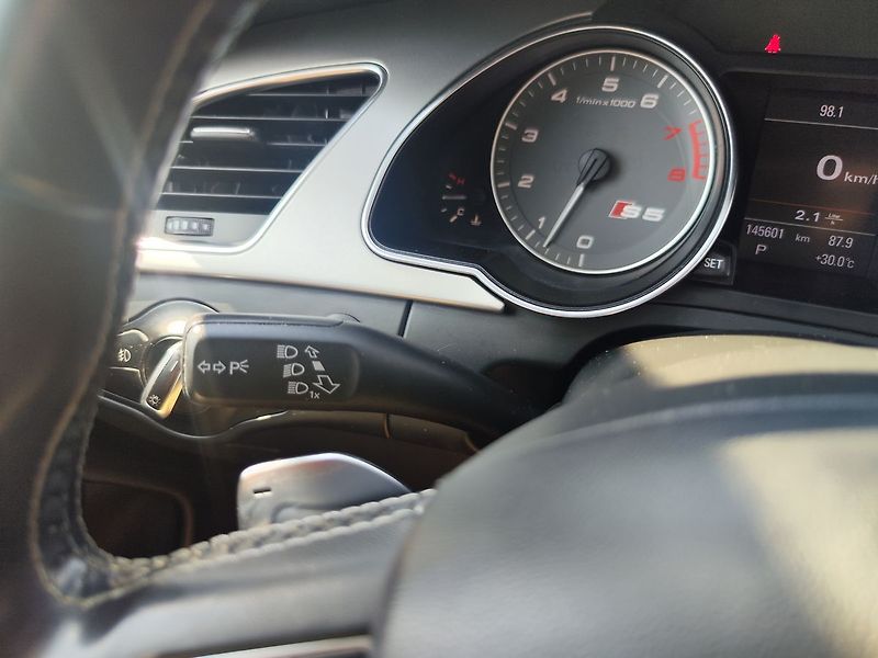 Audi S5 3.0 TFSI/245kW V6 Cabrio 4x4 - fotka 29 z 35