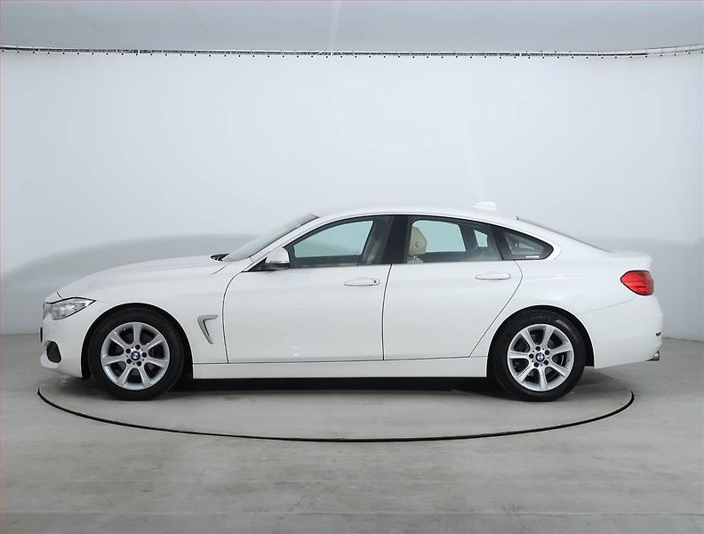 BMW Řada 4 (2015) 420i, Automat, Serv.kniha - fotka 3 z 21