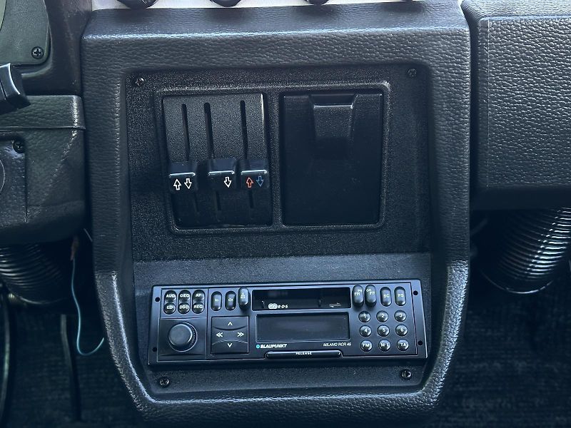 Škoda Rapid 130 5speed 43kW Autorádio STŘE - fotka 17 z 27
