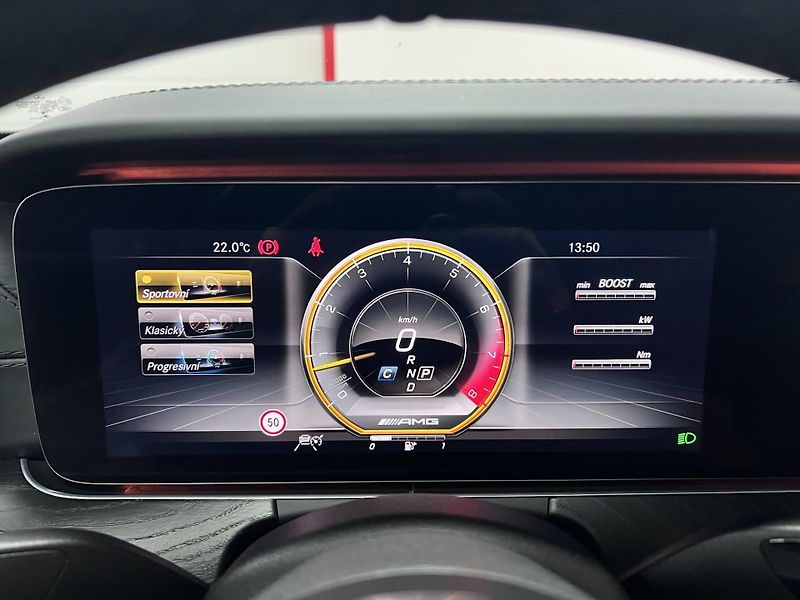 Mercedes-Benz Třídy E E 63s AMG, 4.0i 450 kW 113 Tkm - fotka 40 z 57