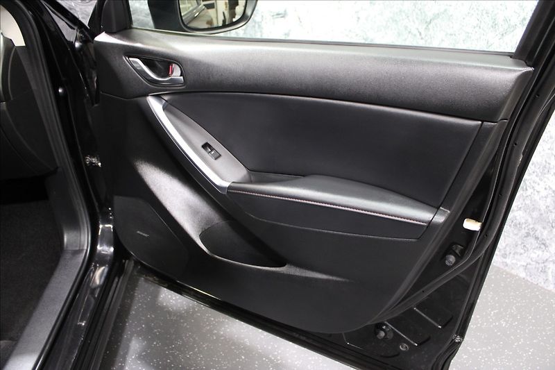 Mazda CX-5 2,0 Skyactiv AWD - fotka 10 z 33