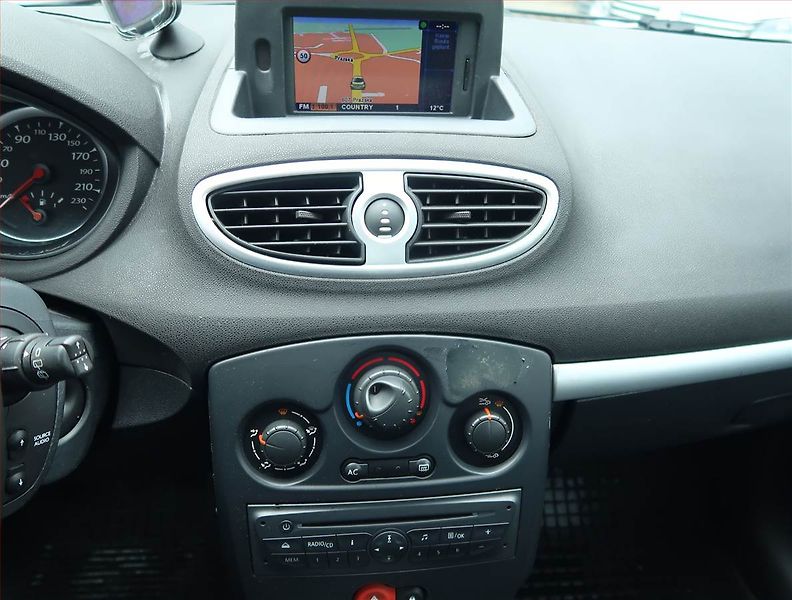 Renault Clio (2009) 1.2 16V , nová STK - fotka 12 z 15