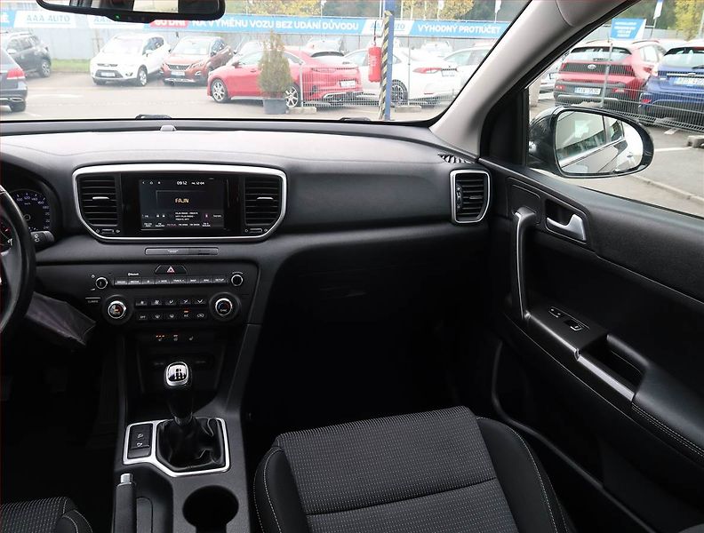 Kia Sportage (2019) 1.6 GDI, Serv.kniha, Navi - fotka 8 z 24