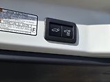 Toyota Corolla 2.0 4x4 Premiere 1. MAJ - náhled 16