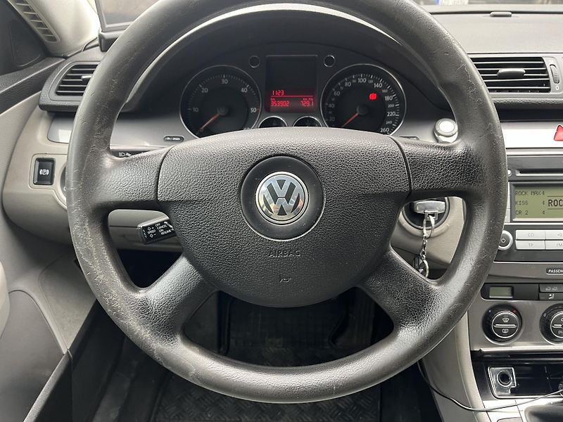Volkswagen Passat (2008) 1,9 TDi 77 Kw TAŽNÉ - fotka 12 z 17