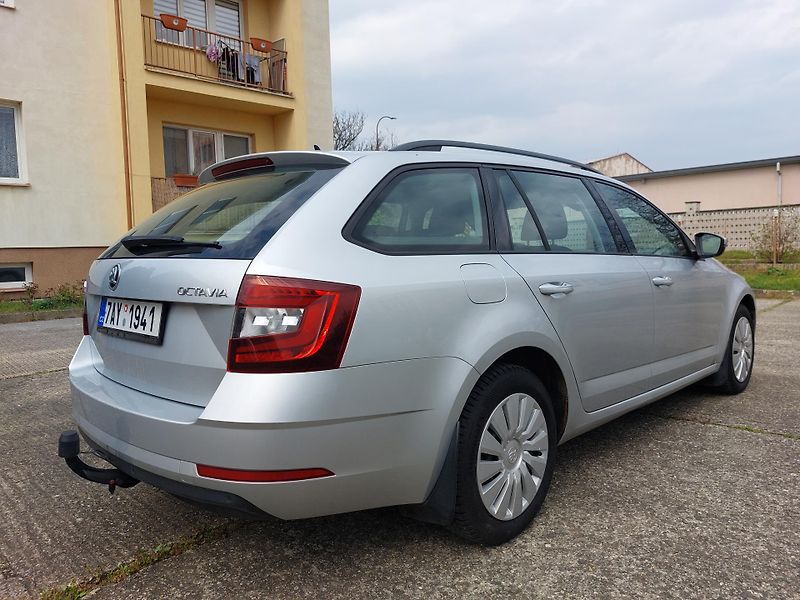 Škoda Octavia 2,0 TDi 110kw STYLE Manuál - fotka 7 z 19