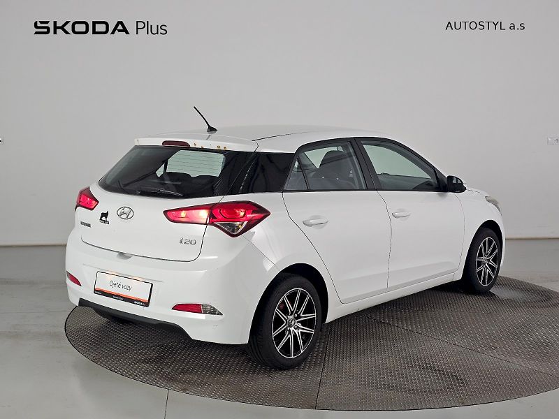 Hyundai i20 (2015) 1.2I 55kW - fotka 2 z 20