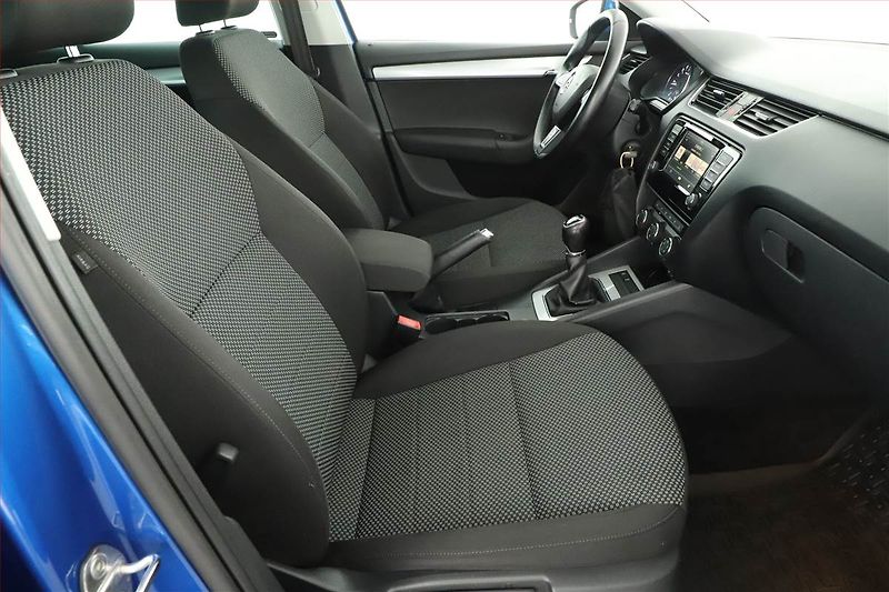 Škoda Octavia (2016) 1.6 TDI, Tempomat - fotka 7 z 16