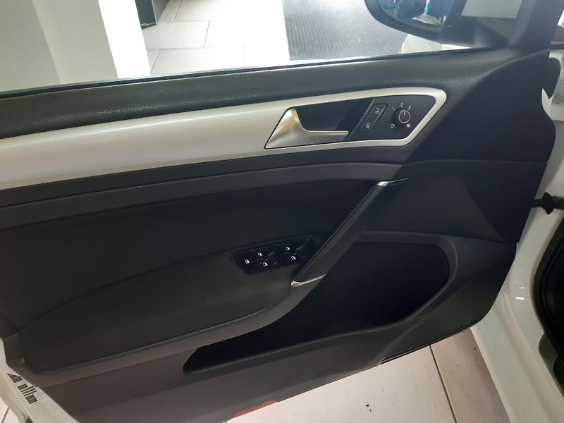 Volkswagen Golf 1.4 TSI DIGIKLIMA NAVI TEMPOM. - fotka 19 z 27