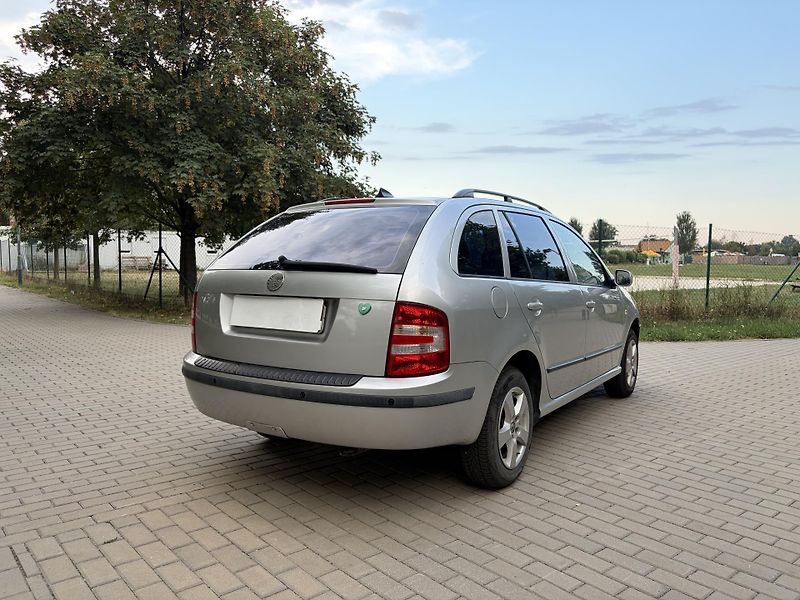 Škoda Fabia 1.4 16V - fotka 9 z 28