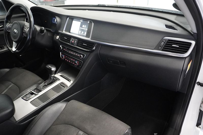 Kia Optima  SW 2,0 GDI PHEV AUT, - fotka 31 z 35