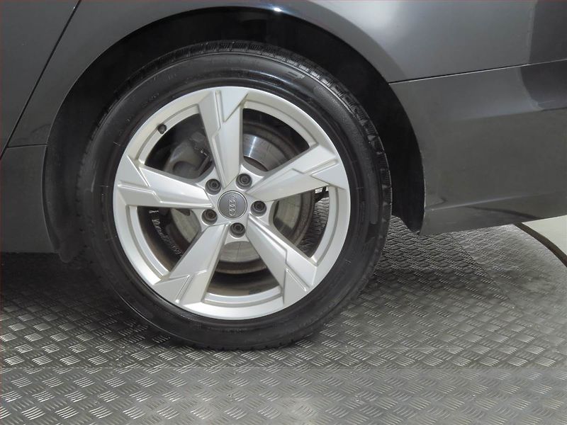 Audi A6 (2012) 2.0 TDI, Automat, Serv.kniha - fotka 15 z 23
