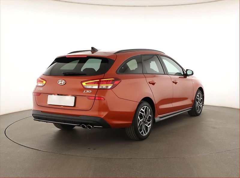 Hyundai i30 (2025) 1.0 T-GDI, N-LINE, DPH - fotka 5 z 18