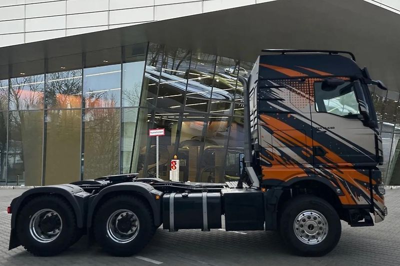 MAN TGX (2025) 33.640 6x4 hydraulika EURO 6 - fotka 4 z 25