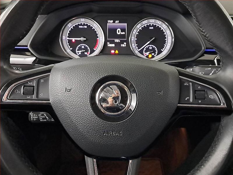 Škoda Superb (2017) Laurin&Klement 2.0 TDI, Kůže - fotka 17 z 19