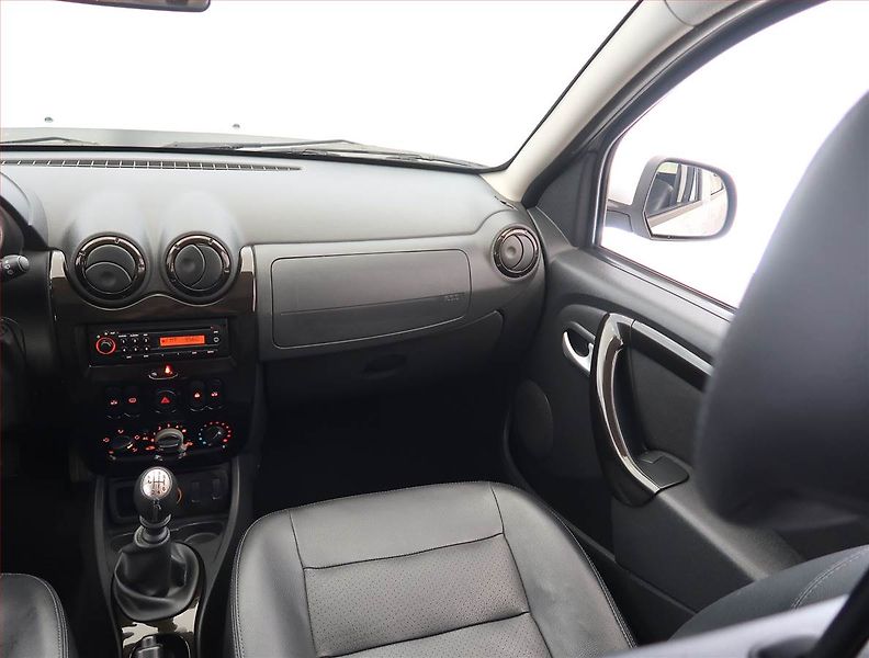 Dacia Duster (2011) 1.5 dCi, Park. senzory - fotka 8 z 15