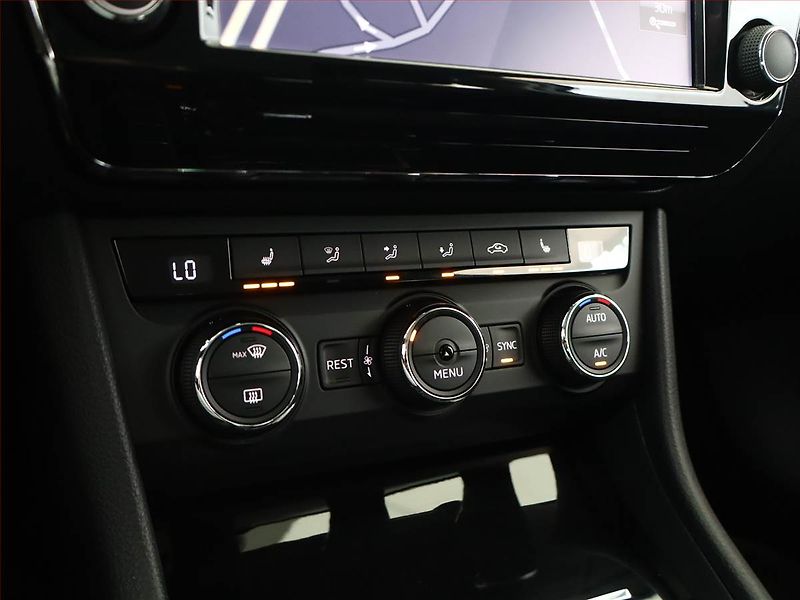 Škoda Superb (2015) Ambition 2.0 TDI, Automat - fotka 15 z 19