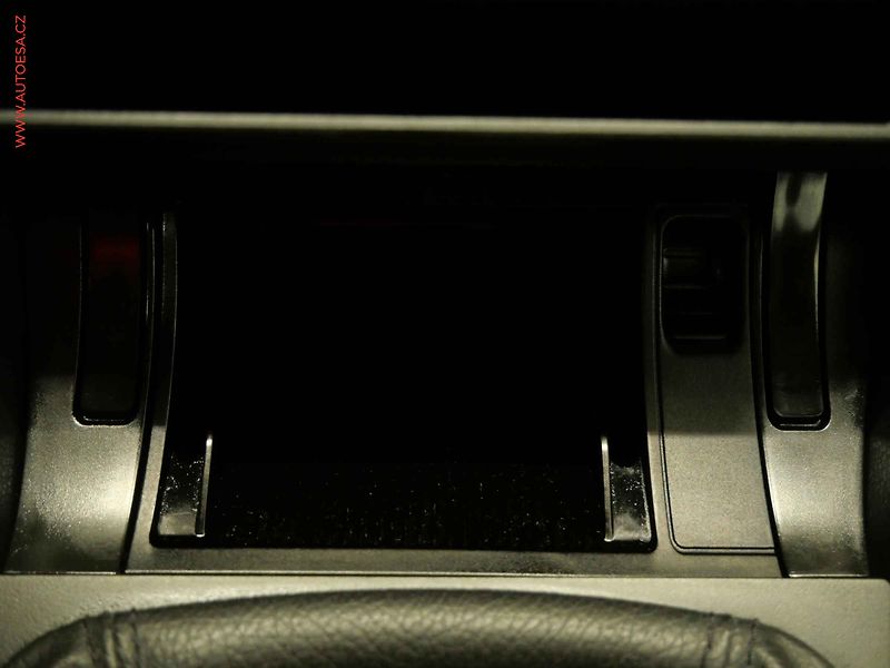 Škoda Octavia (2005) 1.9TDi, AC, výhřev sed. - fotka 19 z 23