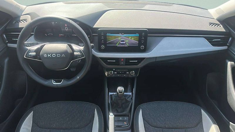 Škoda Scala Top Selection 1,0 TSI 85kW MT6 - fotka 5 z 27