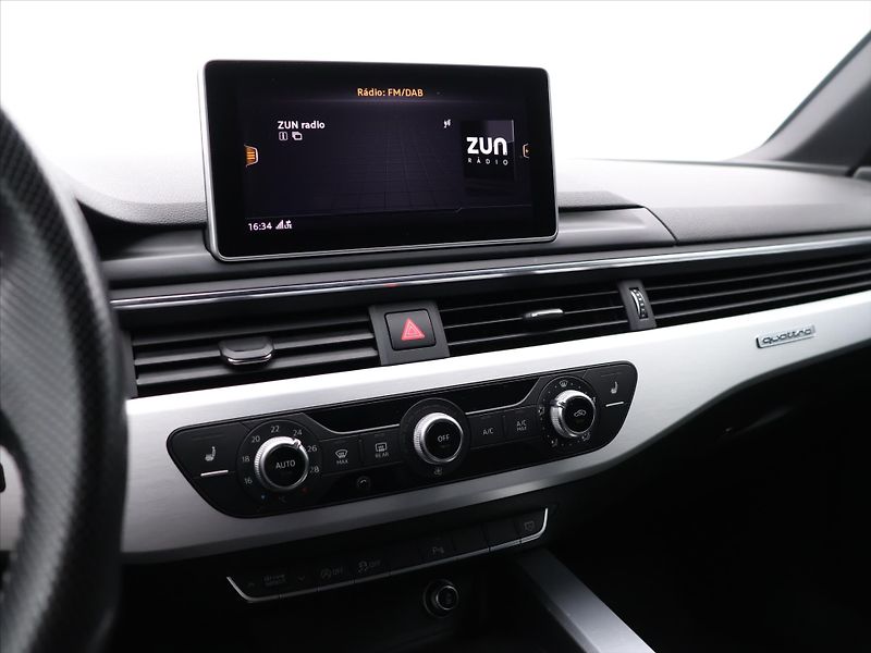 Audi A4 3,0 TDI quattro S-line S-Troni - fotka 20 z 33