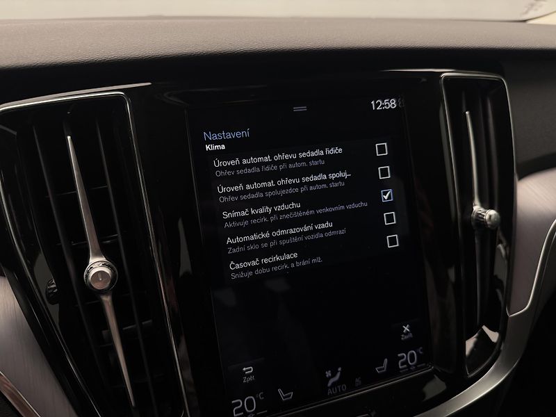 Volvo V60 D3 MOMENTUM  AUT CZ 1.maj - fotka 30 z 34
