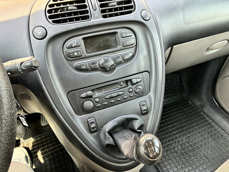 Citroën Xsara Picasso 1.6 i 70kW - fotka 16 z 19