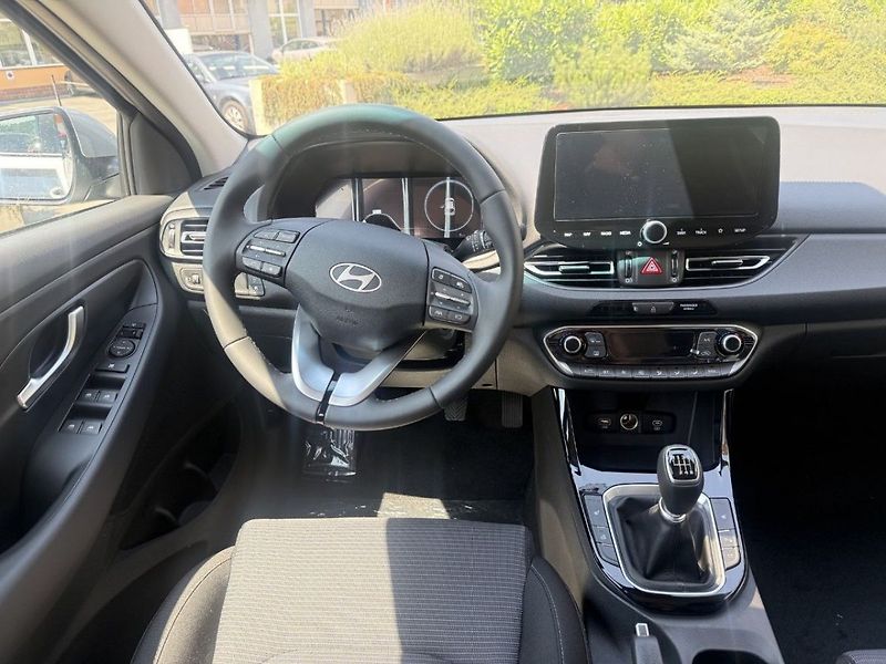 Hyundai i30 26 WG 1,0 T-GDI MT GO CZECH - fotka 7 z 9