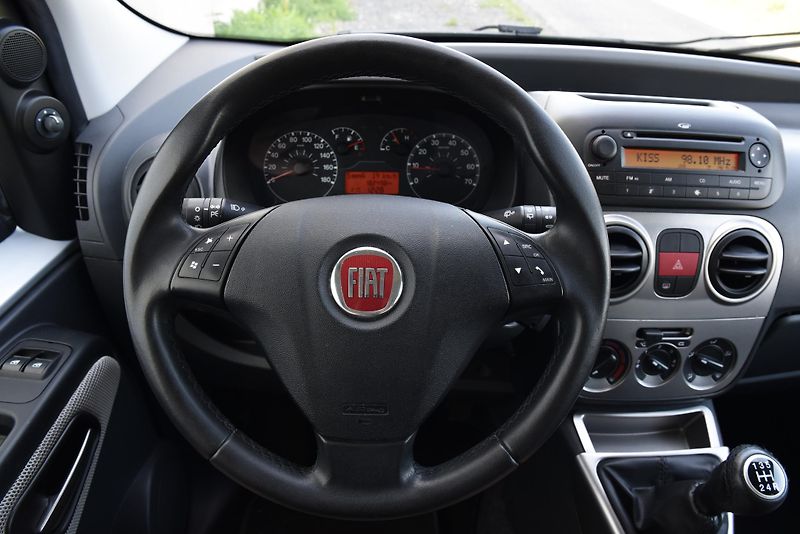 Fiat Qubo 1.3 MultiJet,KLIMA,PDC,ALU16 - fotka 12 z 44