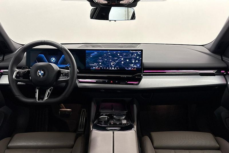 BMW Řada 5 540d xDrive Touring - fotka 7 z 18