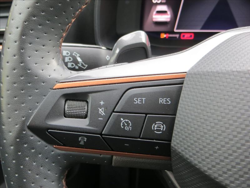 Cupra Formentor 1,5 TSI 110Kw DSG ACC LED ČR - fotka 16 z 22