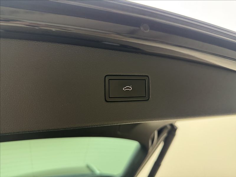 Volkswagen Tiguan 1,5 TSi DSG HUD KAMERA TAŽNÉ - fotka 47 z 50