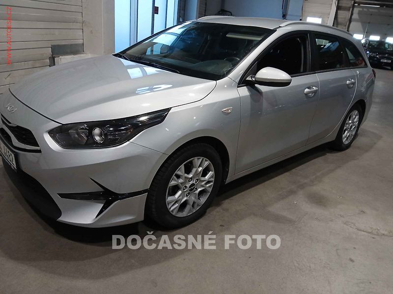 Kia Ceed (2023) 1.5 T-GDI, 1.maj,ČR, servis - fotka 1 z 3