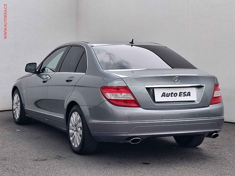 Mercedes-Benz Třídy C (2008) 2.5i C230, Elegance, TZ - fotka 6 z 18